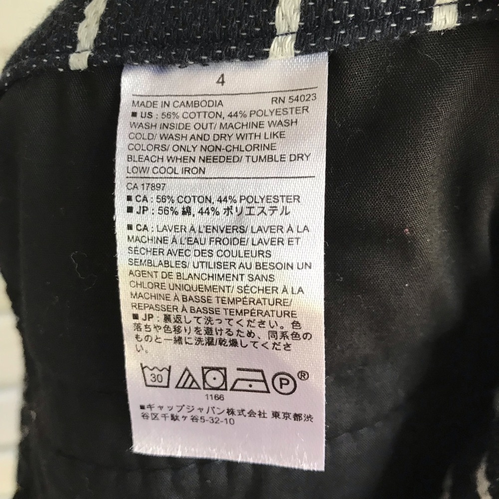 Banana Republic Side Button Shorts - Picture 5 of 5